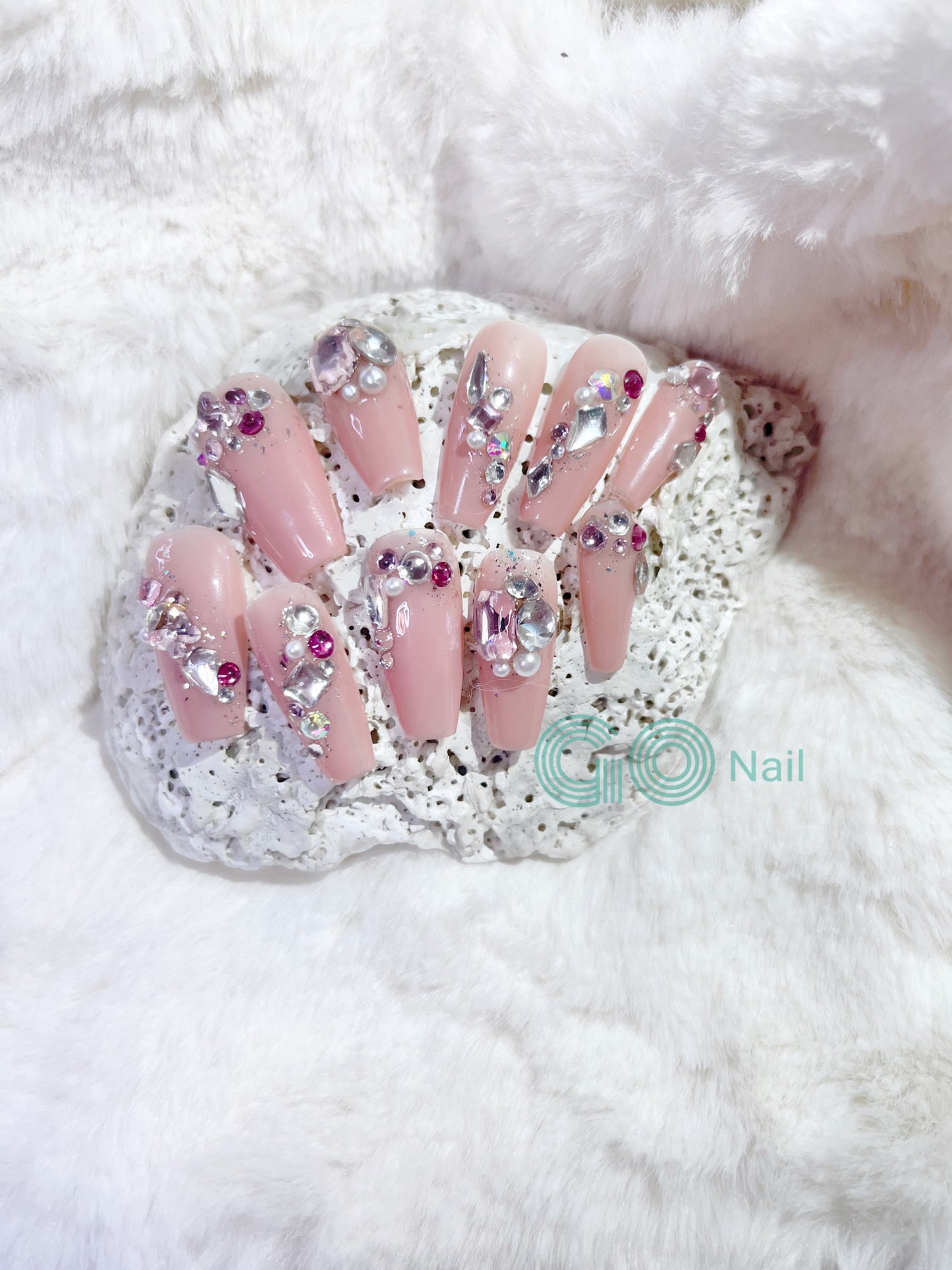 Pink shine press on nails